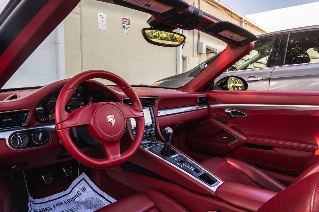 Used 2015 Porsche 911 Carrera image 16