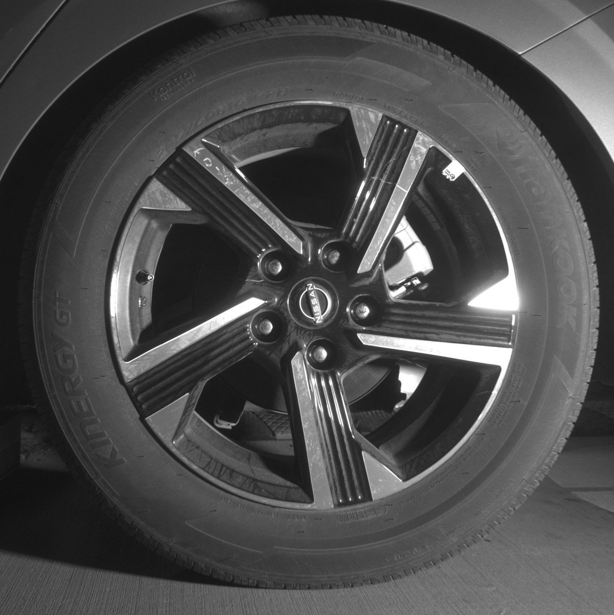 Used 2025 Nissan Sentra SV FWD image 14