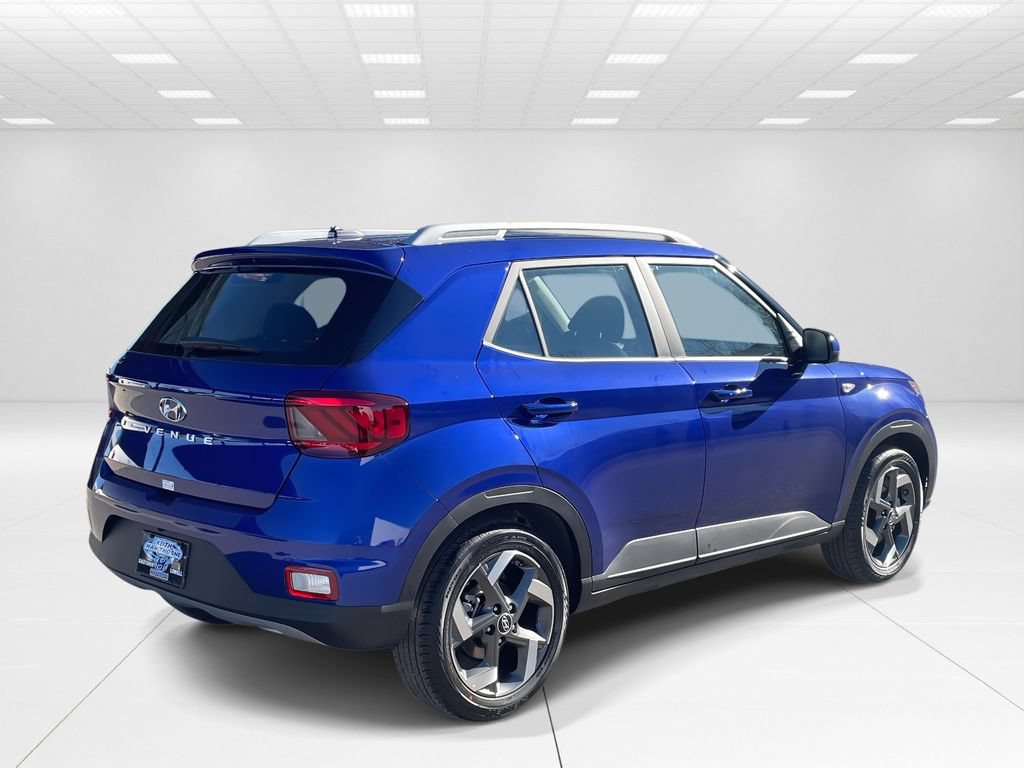 New 2026 Hyundai Venue SEL FWD image 6