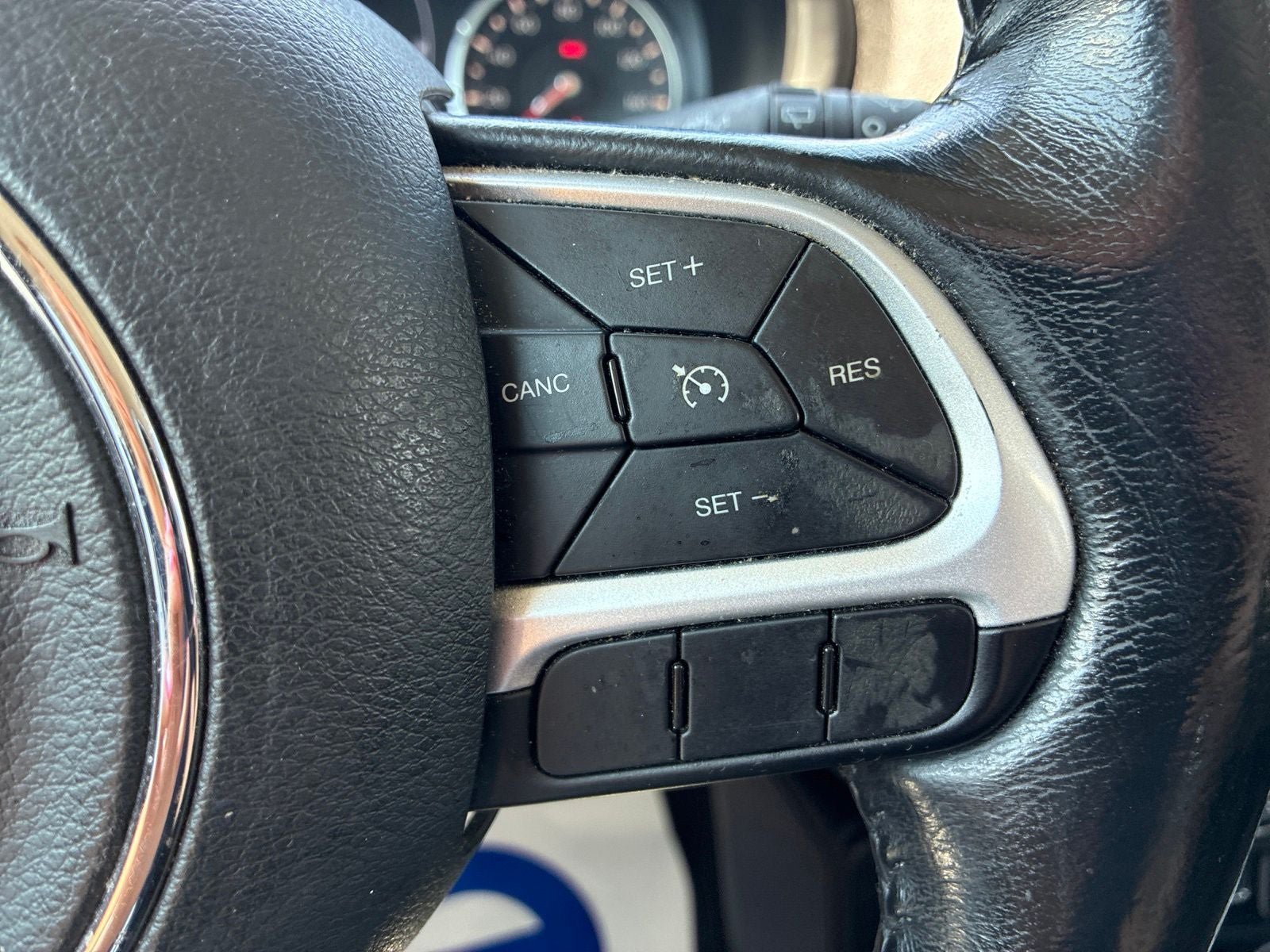 Used 2018 Jeep Renegade Latitude w/ Cold Weather Group AWD/4WD image 25