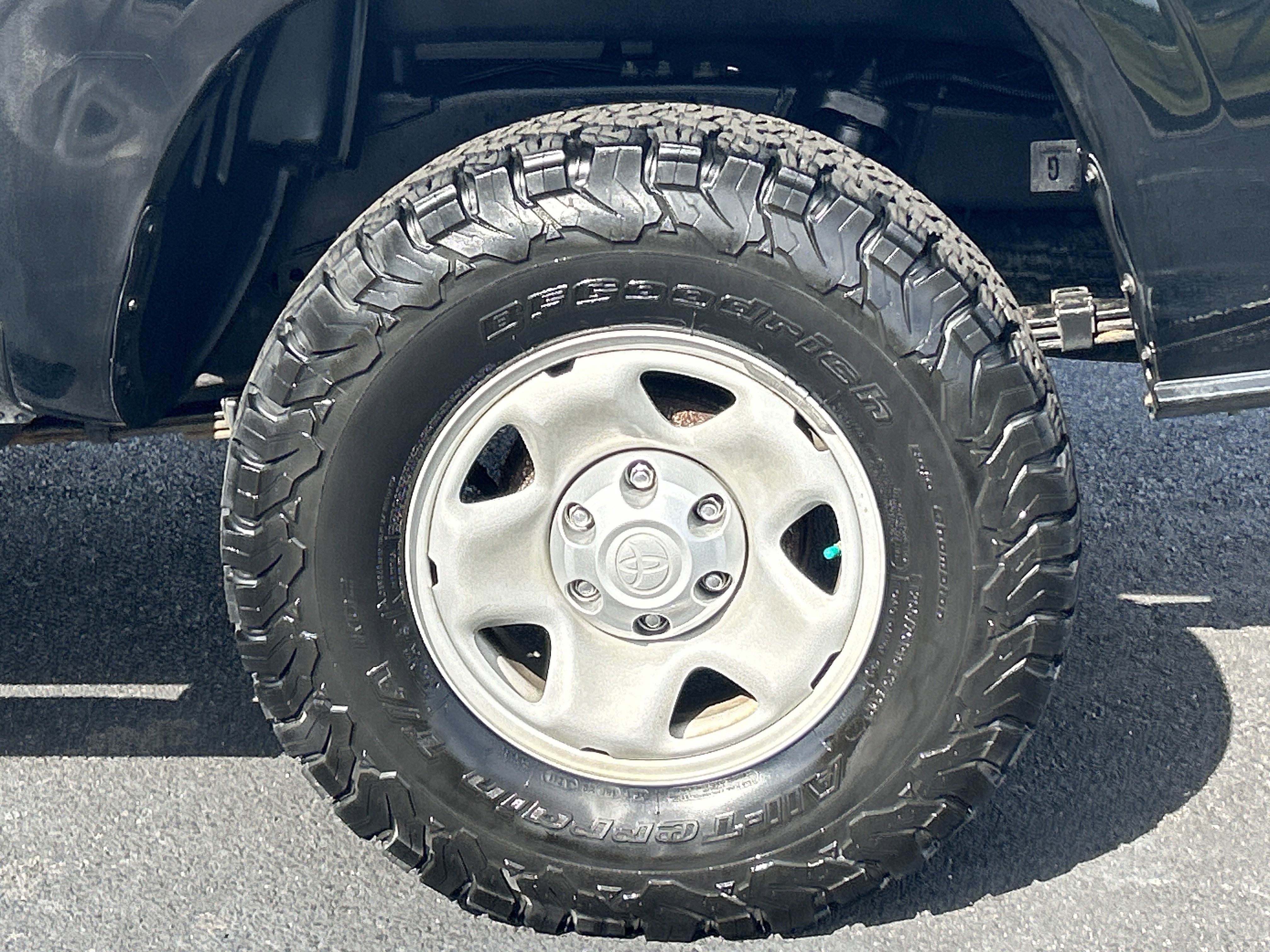 Used 2020 Toyota Tacoma SR image 35