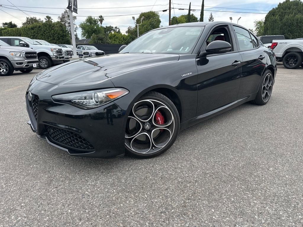 Used 2023 Alfa Romeo Giulia Veloce image 3