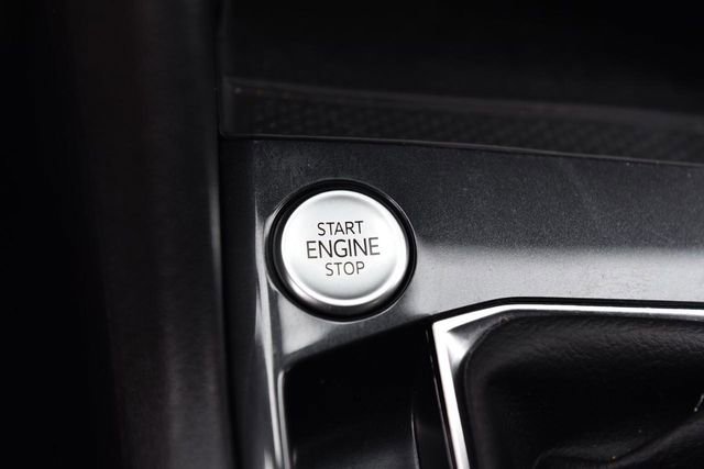 Used 2024 Volkswagen Tiguan SE R-Line AWD/4WD image 17