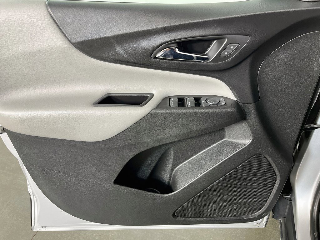 Used 2019 Chevrolet Equinox LS FWD image 23