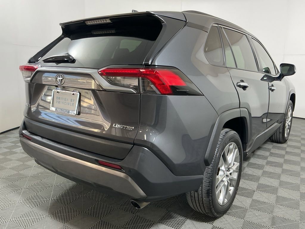 Used 2019 Toyota RAV4 Limited image 5