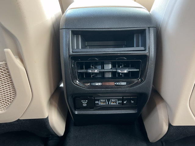 Used 2023 Jeep Grand Cherokee Limited w/ Luxury Tech Group II AWD/4WD image 39