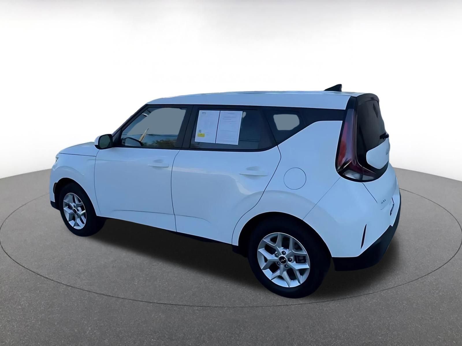 Used 2025 Kia Soul LX w/ LX Technology Package image 10