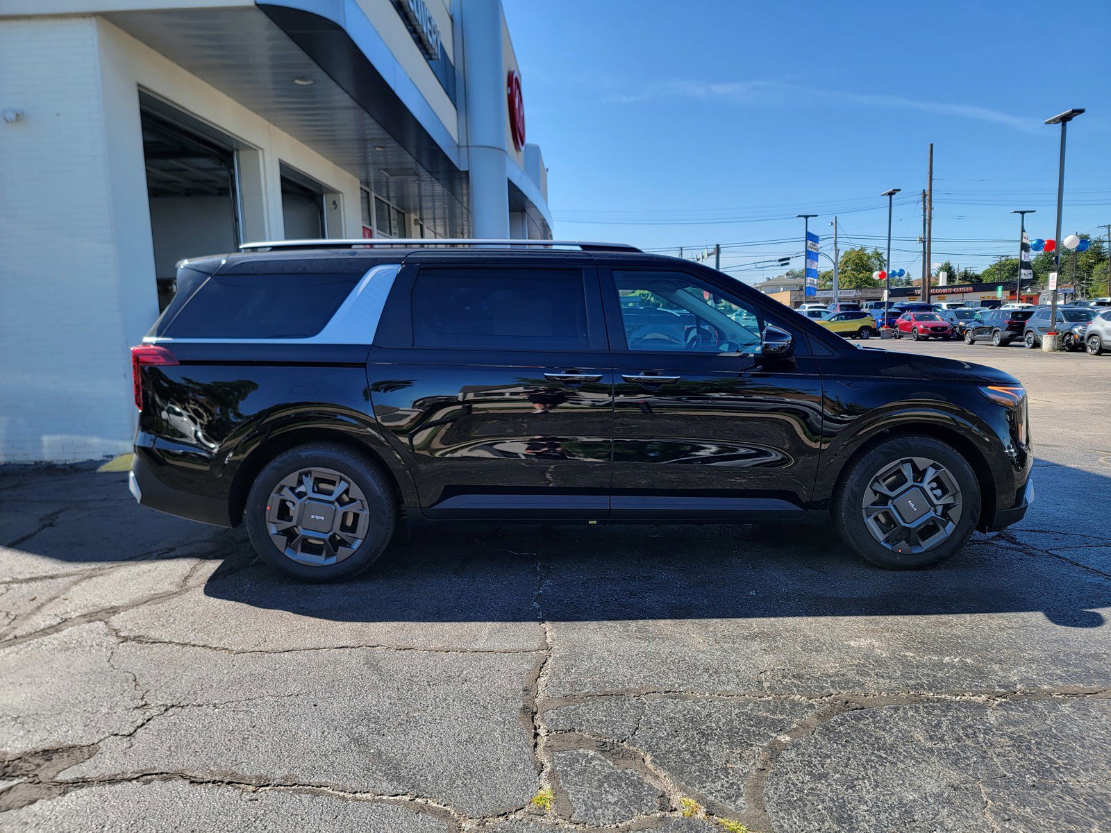 New 2026 Kia Carnival EX image 4