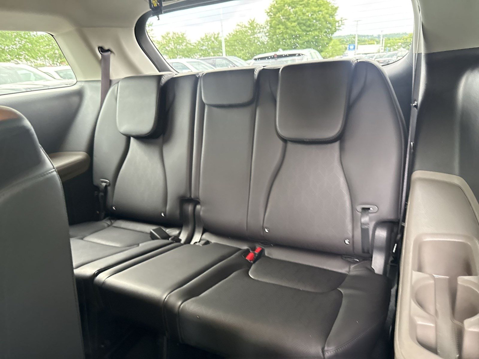 Used 2025 Kia Carnival FWD image 23