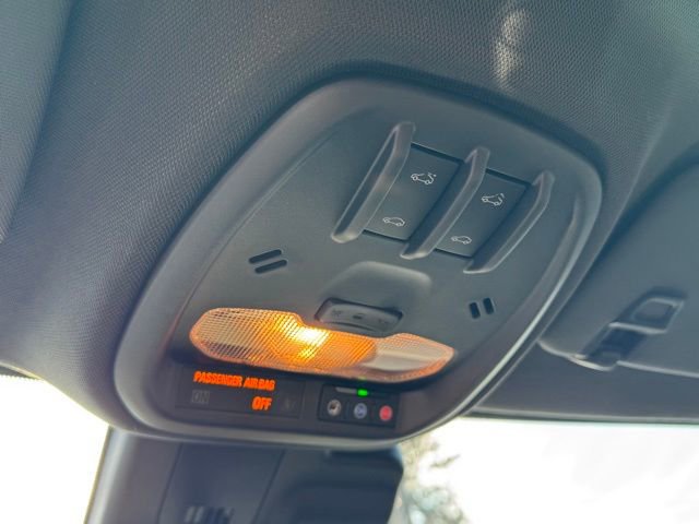 Used 2025 Chevrolet Trax RS w/ Sunroof Package image 27