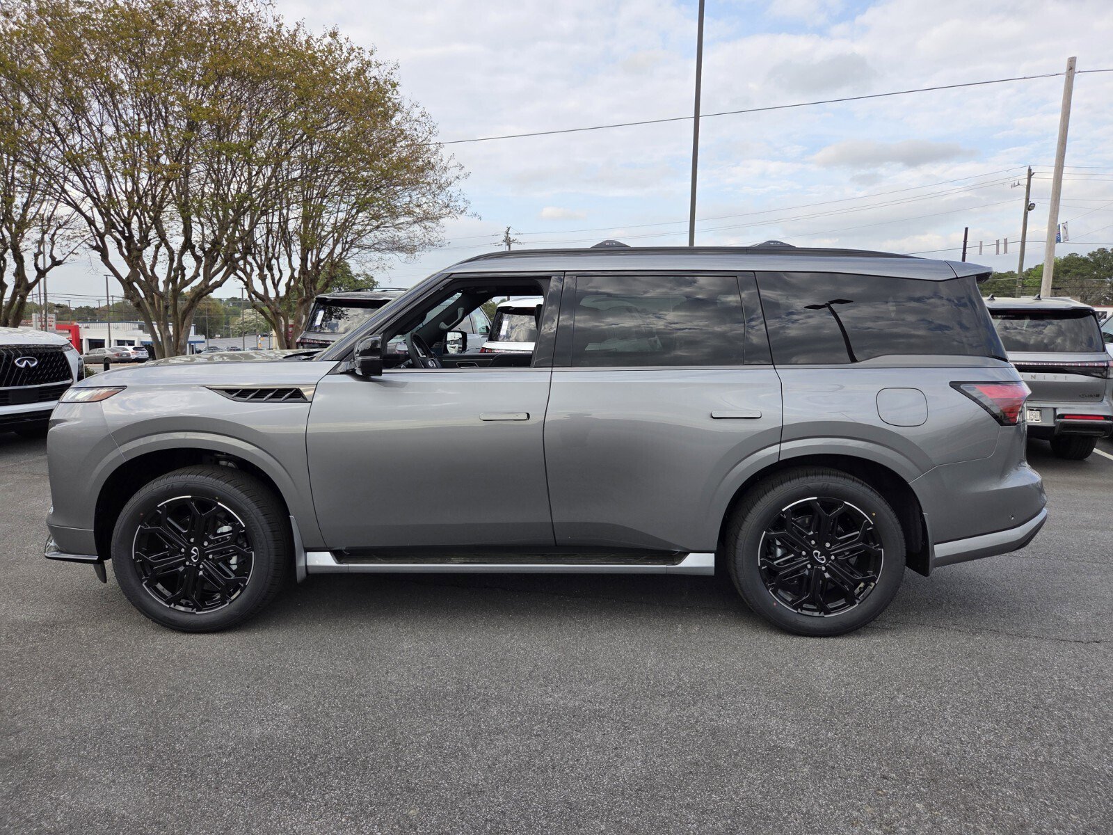 New 2026 INFINITI QX80 4WD image 9