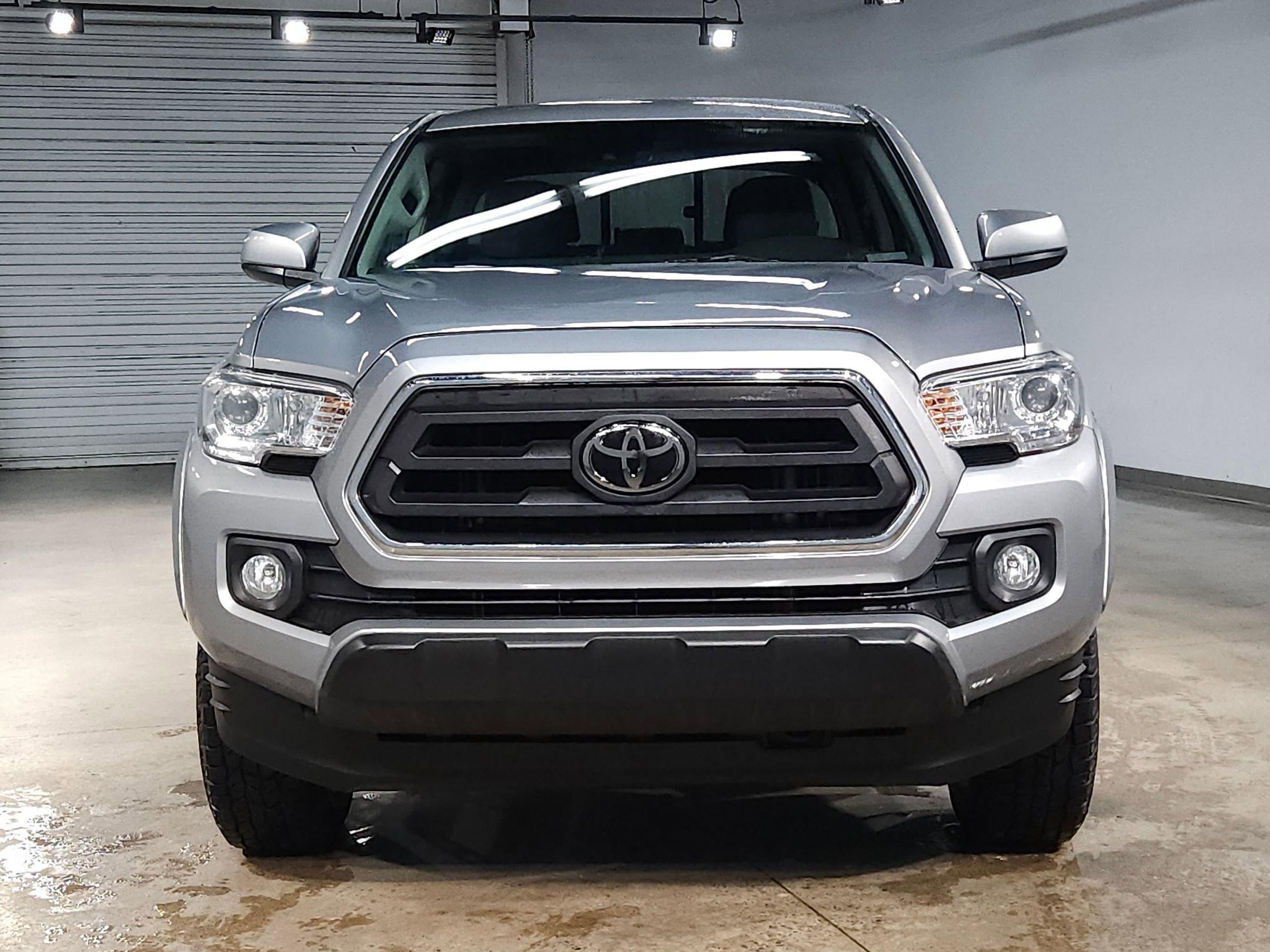Used 2020 Toyota Tacoma SR5 image 2