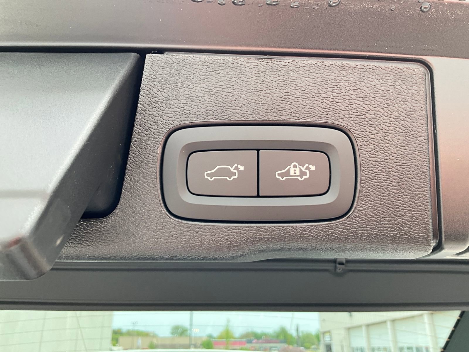 New 2026 Volvo XC60 B5 Ultra w/ Climate Package AWD/4WD image 25