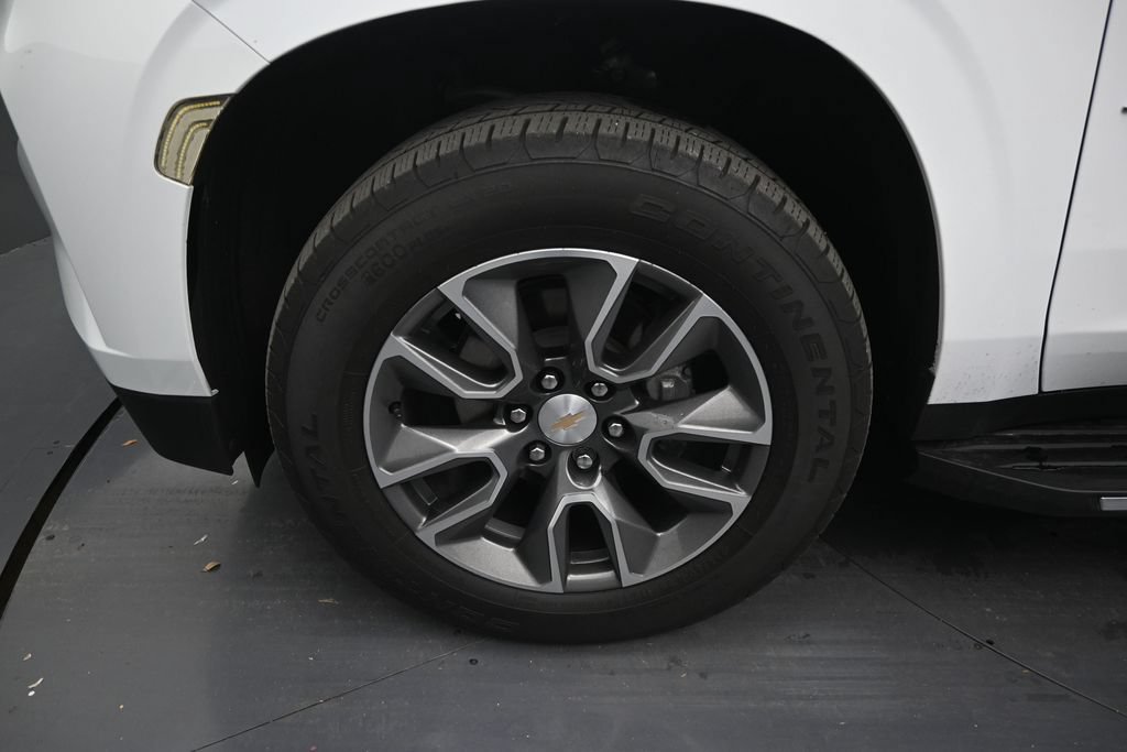 Used 2024 Chevrolet Tahoe LT w/ LT Signature Package RWD image 9