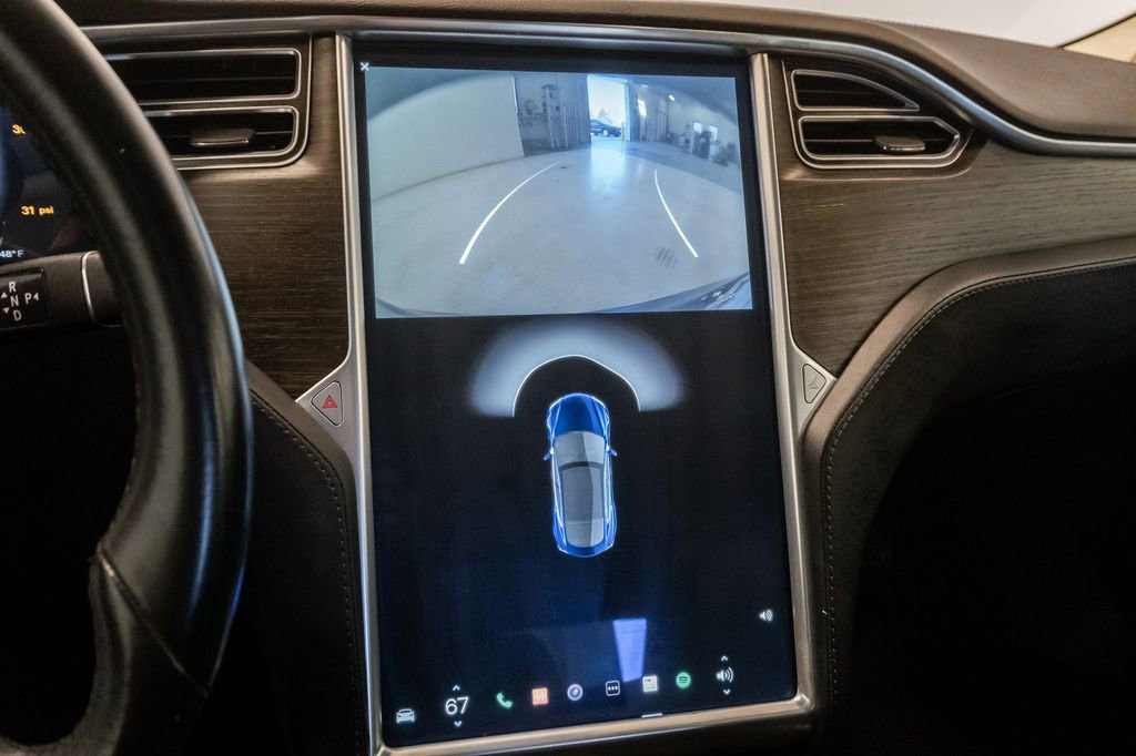 Used 2015 Tesla Model S 85D image 16