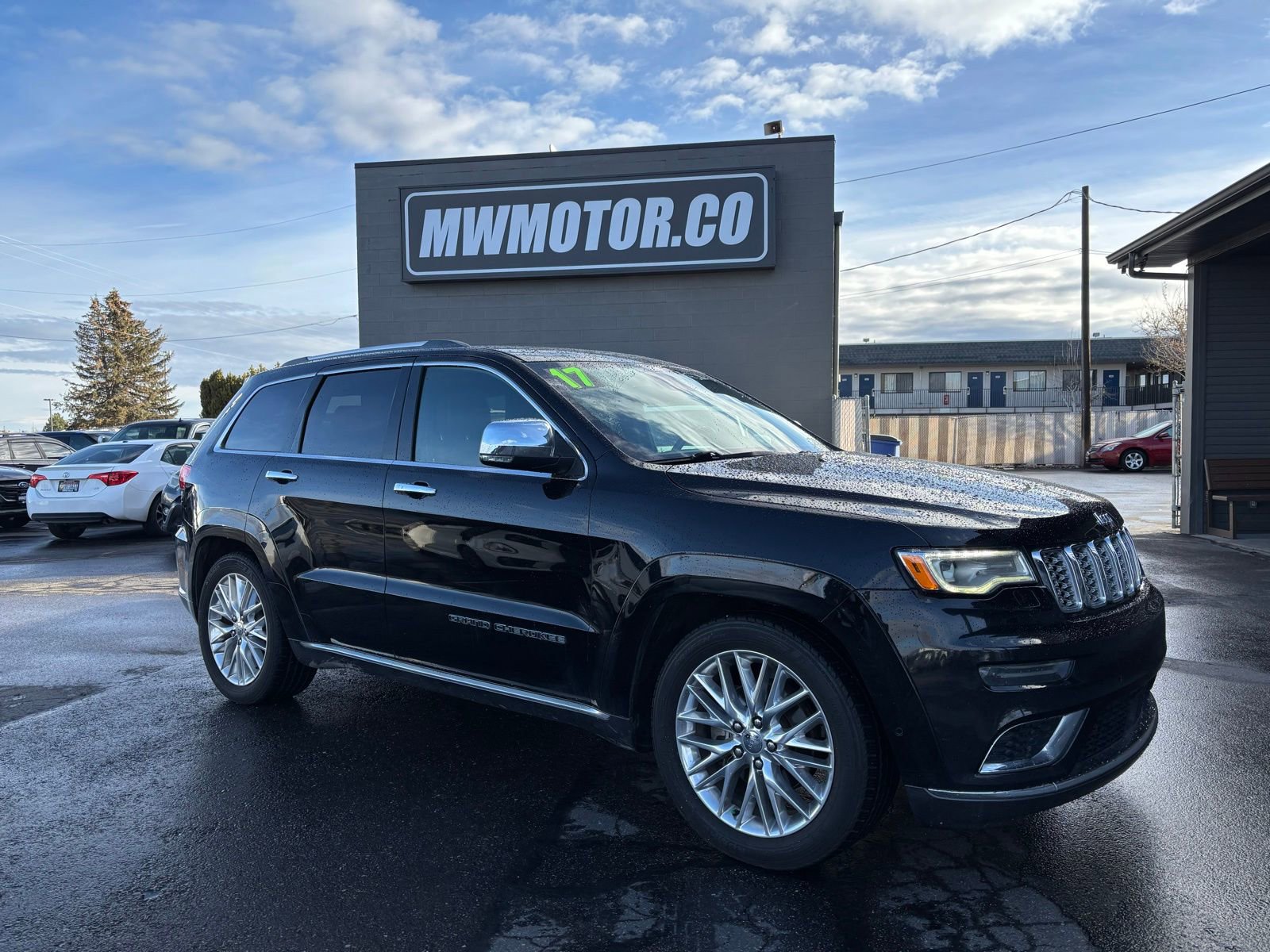 Used 2017 Jeep Grand Cherokee Summit image 1