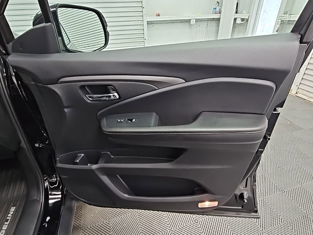 Used 2023 Honda Ridgeline RTL-E image 42