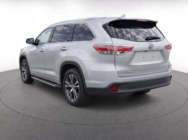Used 2023 Acura RDX w/ Technology Package FWD image 3