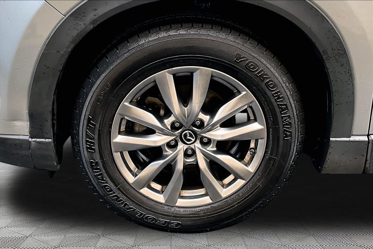 Used 2018 MAZDA CX-9 Touring w/ Touring Premium Package FWD image 11