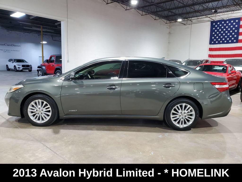 Used 2013 Toyota Avalon Limited w/ Technology Pkg FWD image 12
