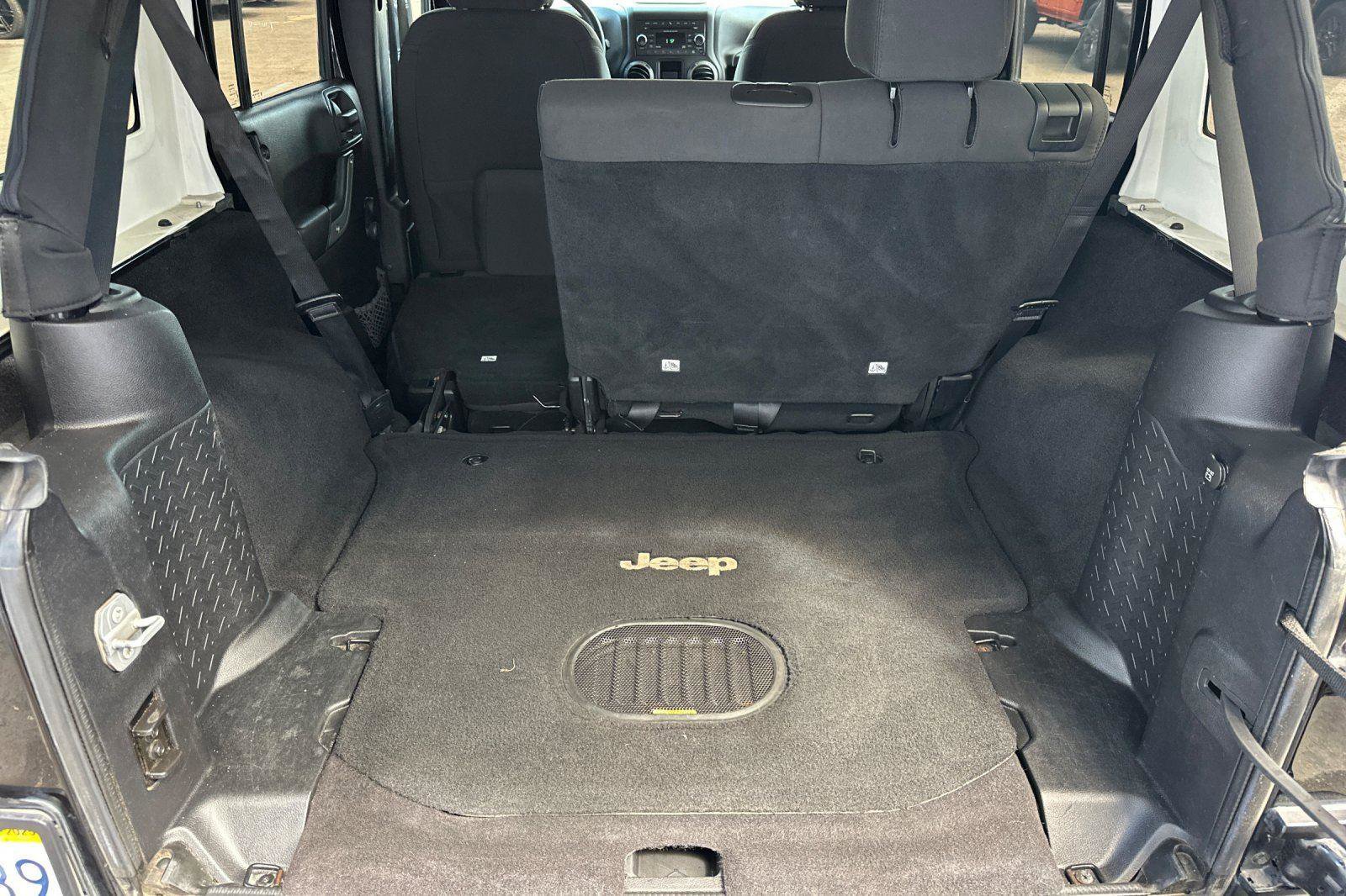 Used 2015 Jeep Wrangler Unlimited Sport w/ Connectivity Group image 15