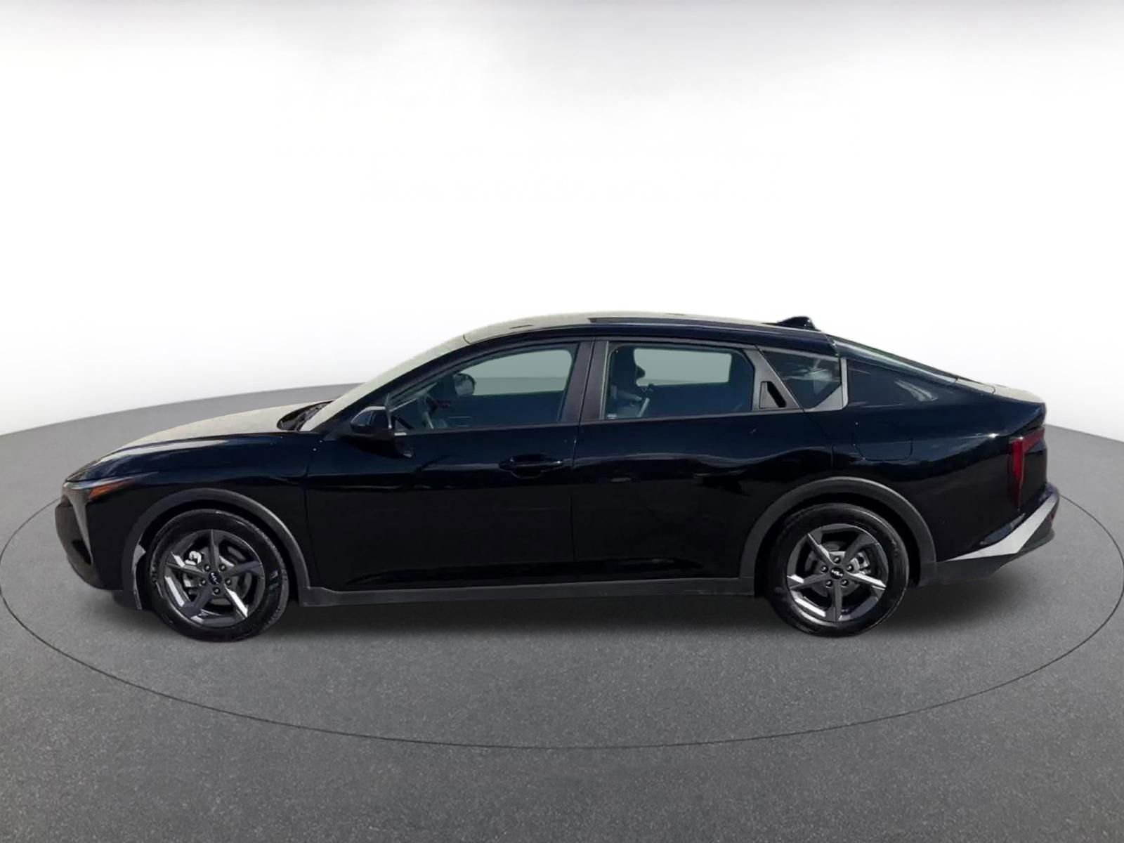 Used 2025 Kia K4 FWD image 9
