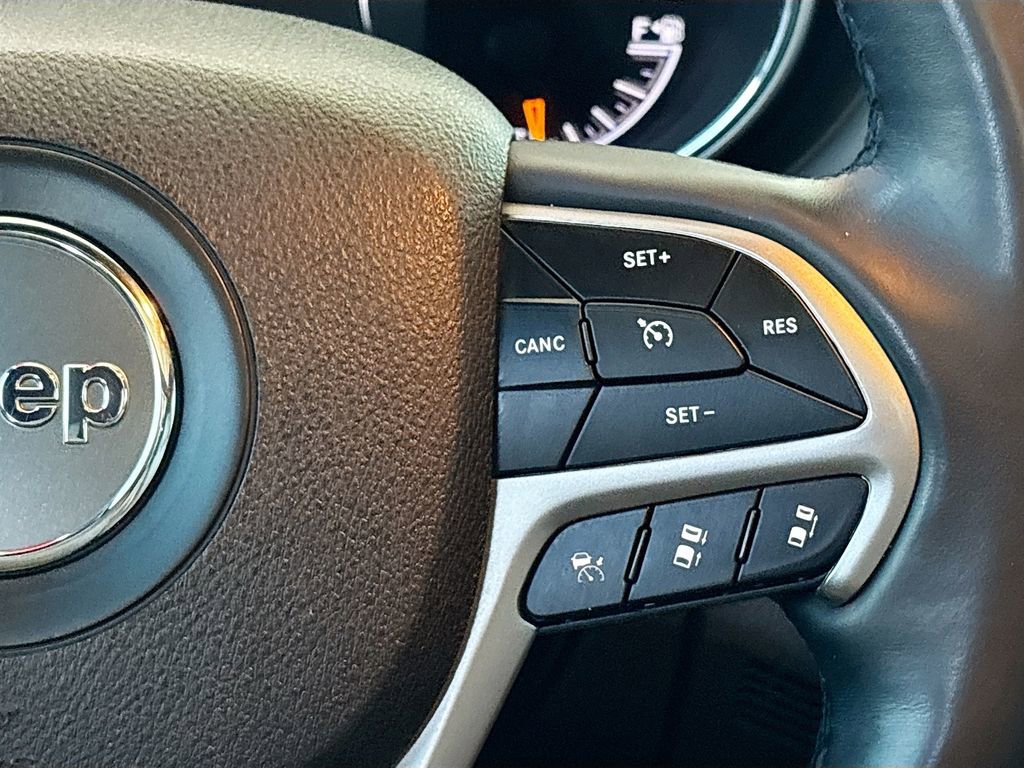 Used 2018 Jeep Grand Cherokee Limited RWD image 12