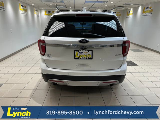 Used 2017 Ford Explorer XLT w/ Equipment Group 202A AWD/4WD image 25