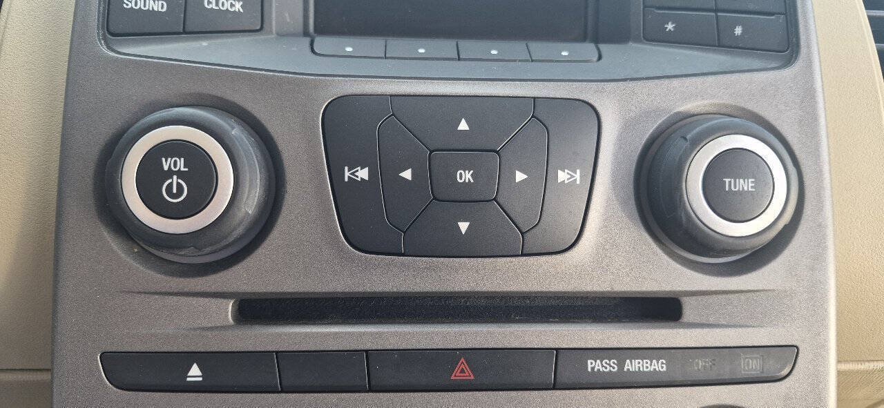 Used 2018 Ford Flex SE FWD image 22