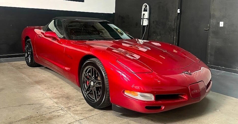 Used 2001 Chevrolet Corvette Convertible w/ Preferred Equipment Group2 image 1