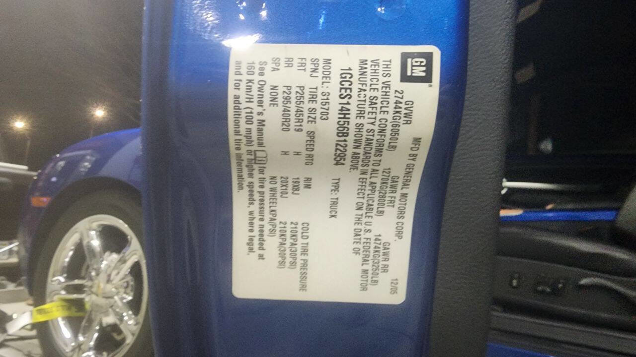 Used 2006 Chevrolet SSR w/ Preferred Equipment Group image 22