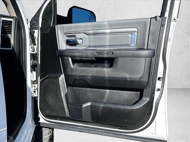 Used 2021 RAM 1500 Classic SLT image 19