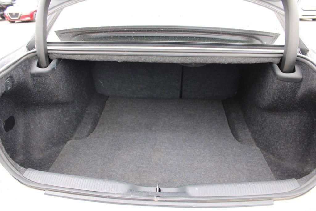 Used 2016 Dodge Charger SXT image 10