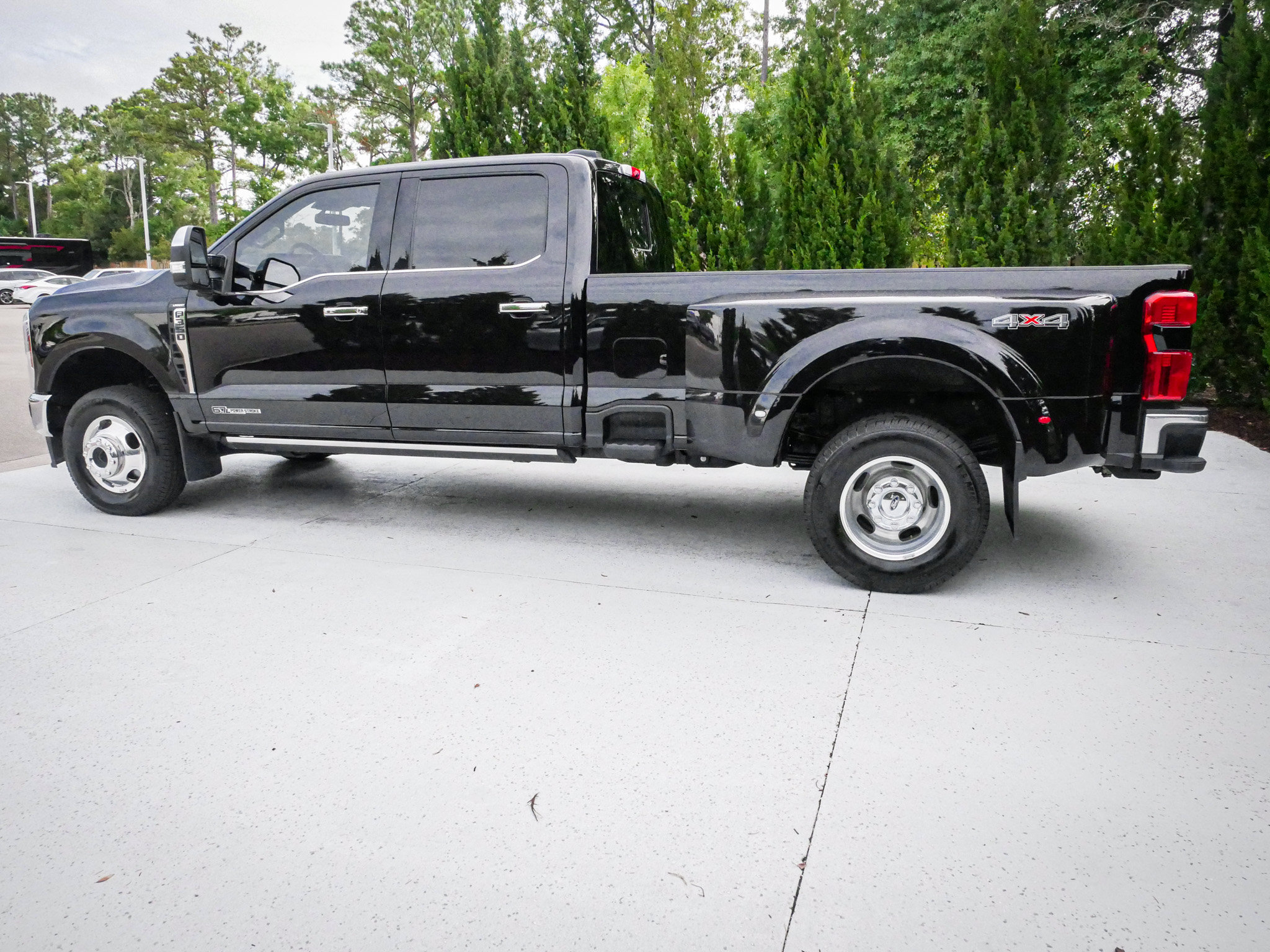 Used 2026 Ford F350 Lariat w/ Lariat Ultimate Package AWD/4WD image 7