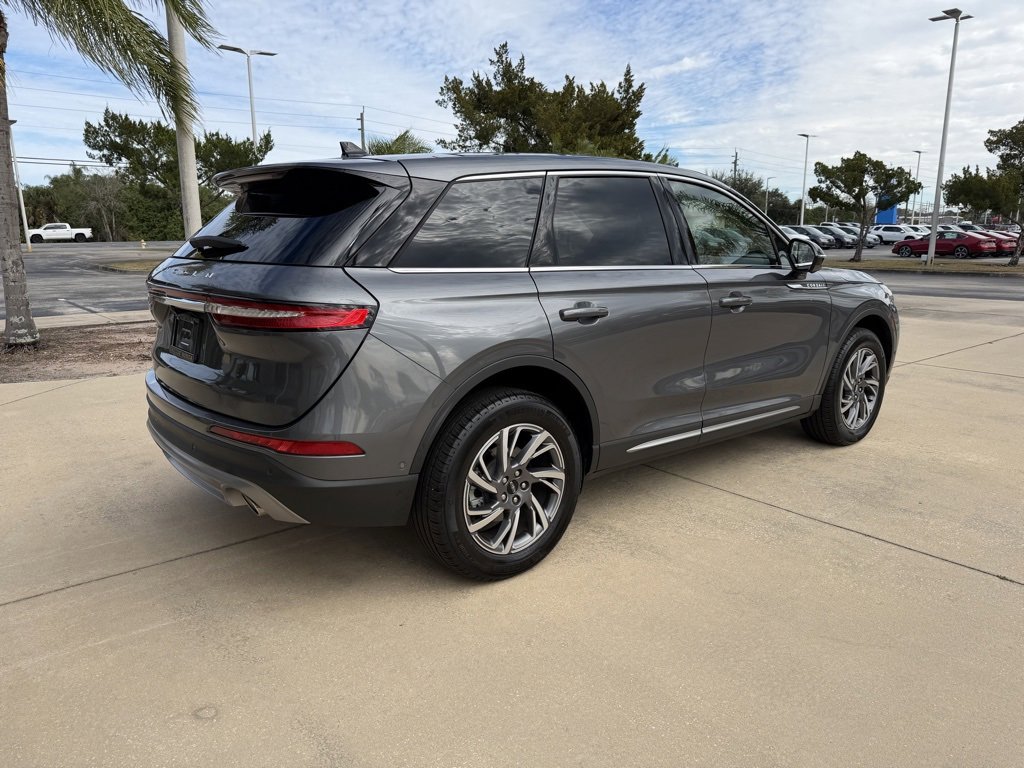 Used 2024 Lincoln Corsair FWD w/ Equipment Group 102A image 4