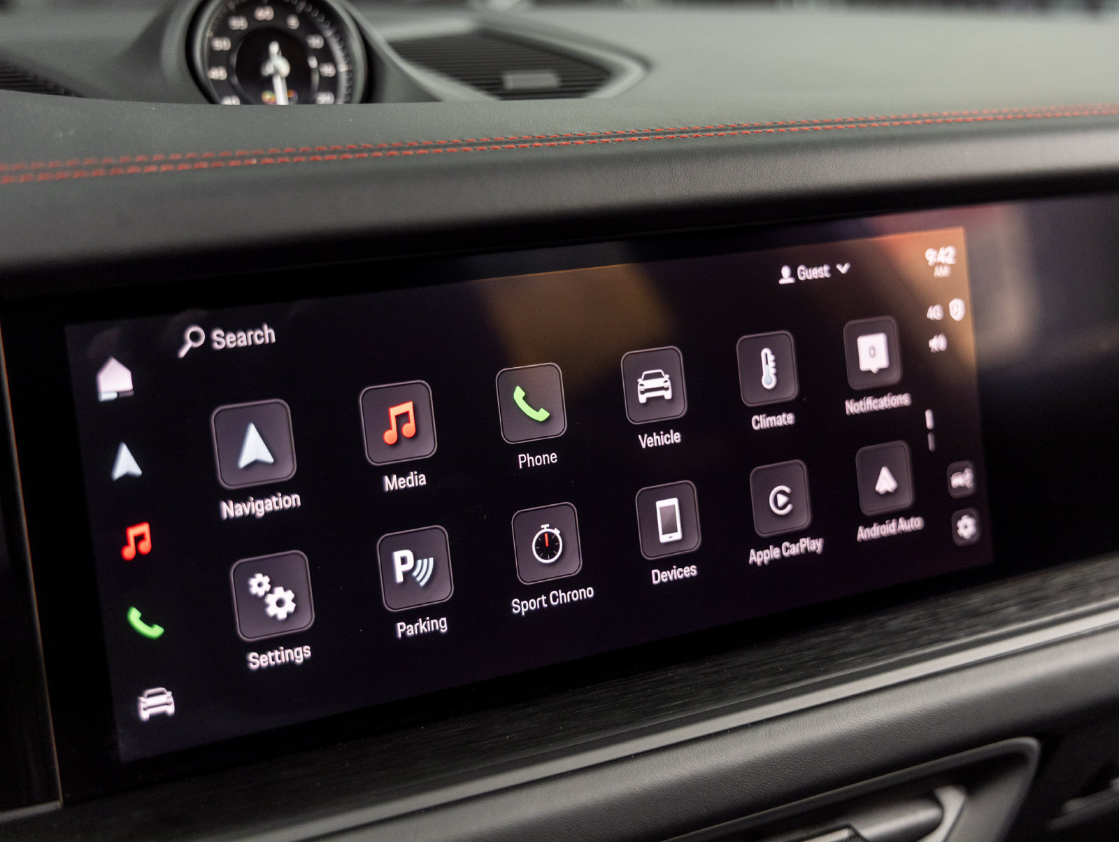 Certified 2025 Porsche Cayenne GTS AWD/4WD image 30