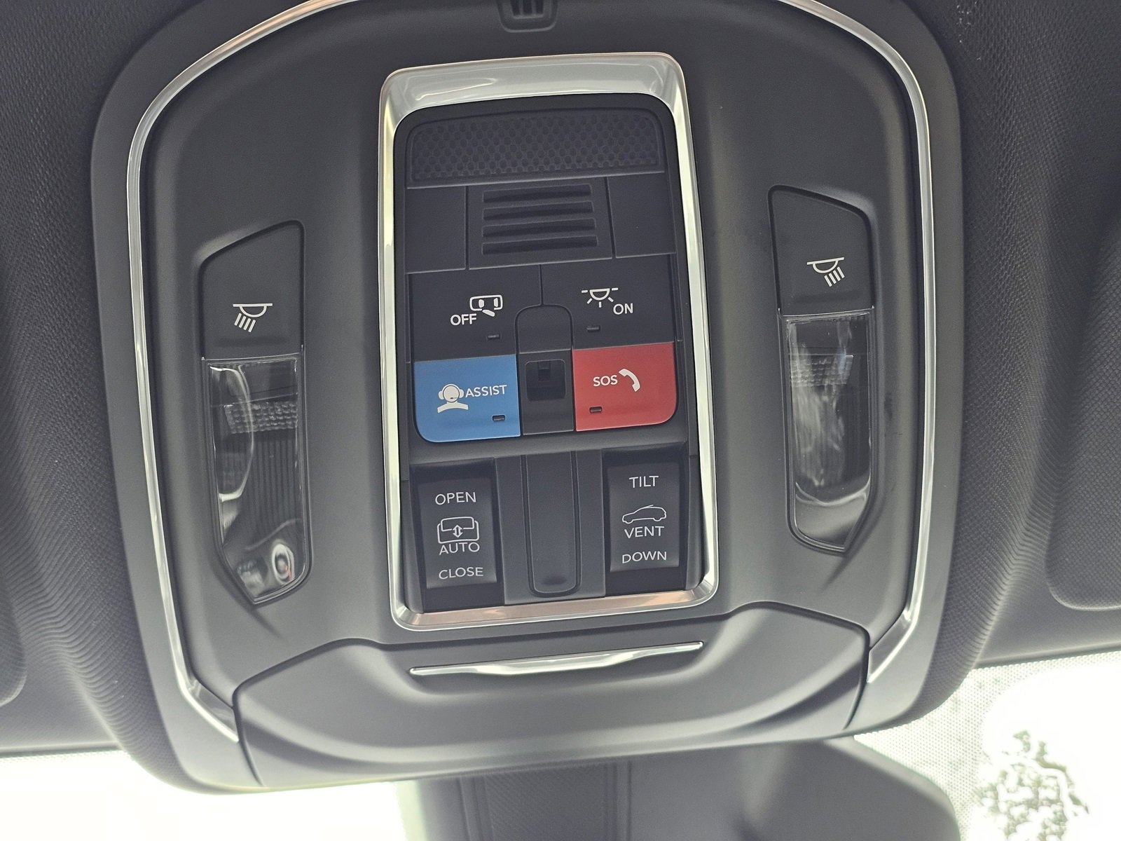 New 2025 Jeep Grand Cherokee L Laredo image 19