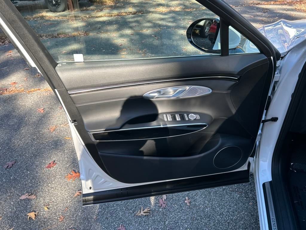 Used 2025 Genesis GV70 2.5T image 14