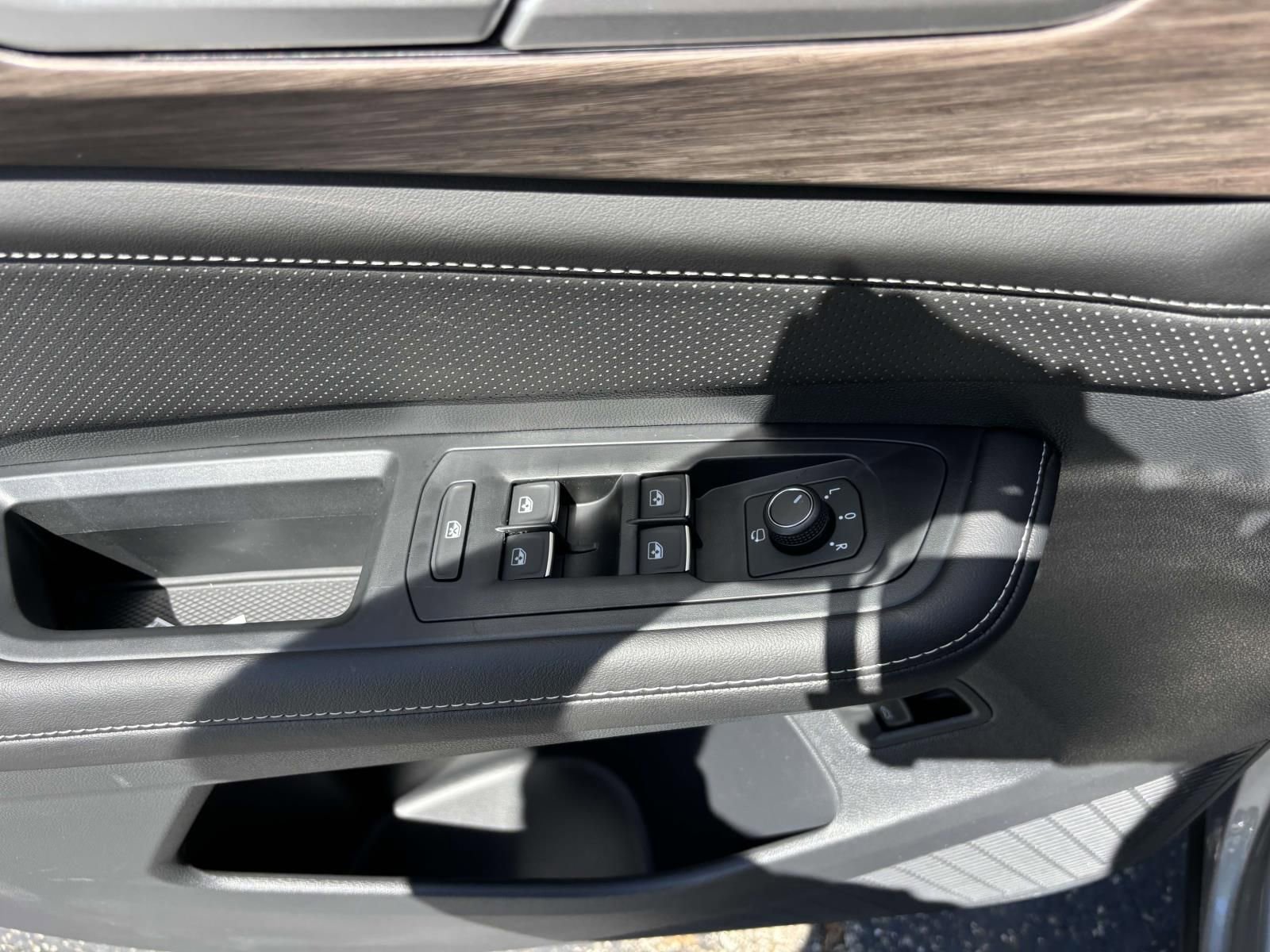 New 2026 Volkswagen Atlas SEL Premium R-Line image 13