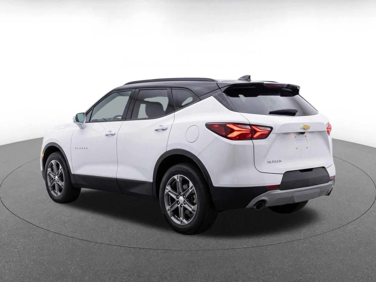 Used 2026 Chevrolet Blazer LT FWD image 6