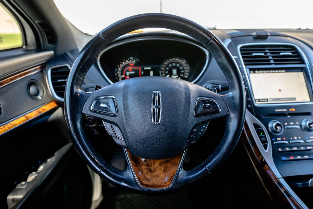 Used 2018 Lincoln MKX Reserve w/ Driver Assistance Package image 13