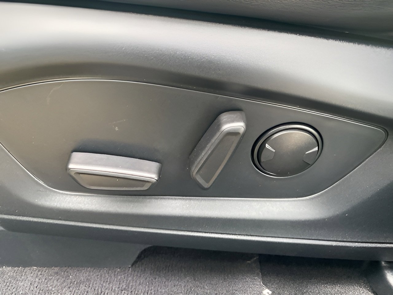 Certified 2023 Ford Explorer XLT w/ Equipment Group 202A image 10