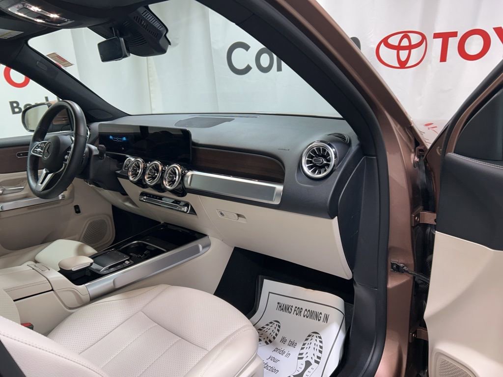 Used 2022 Mercedes-Benz GLB 250 4MATIC image 12