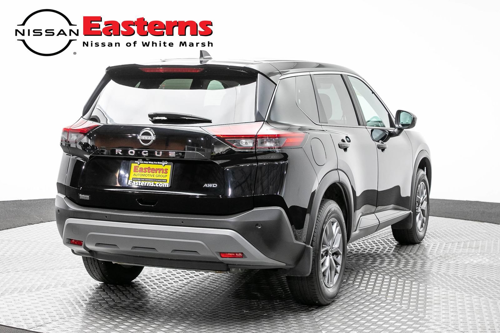 Used 2023 Nissan Rogue S AWD/4WD image 5