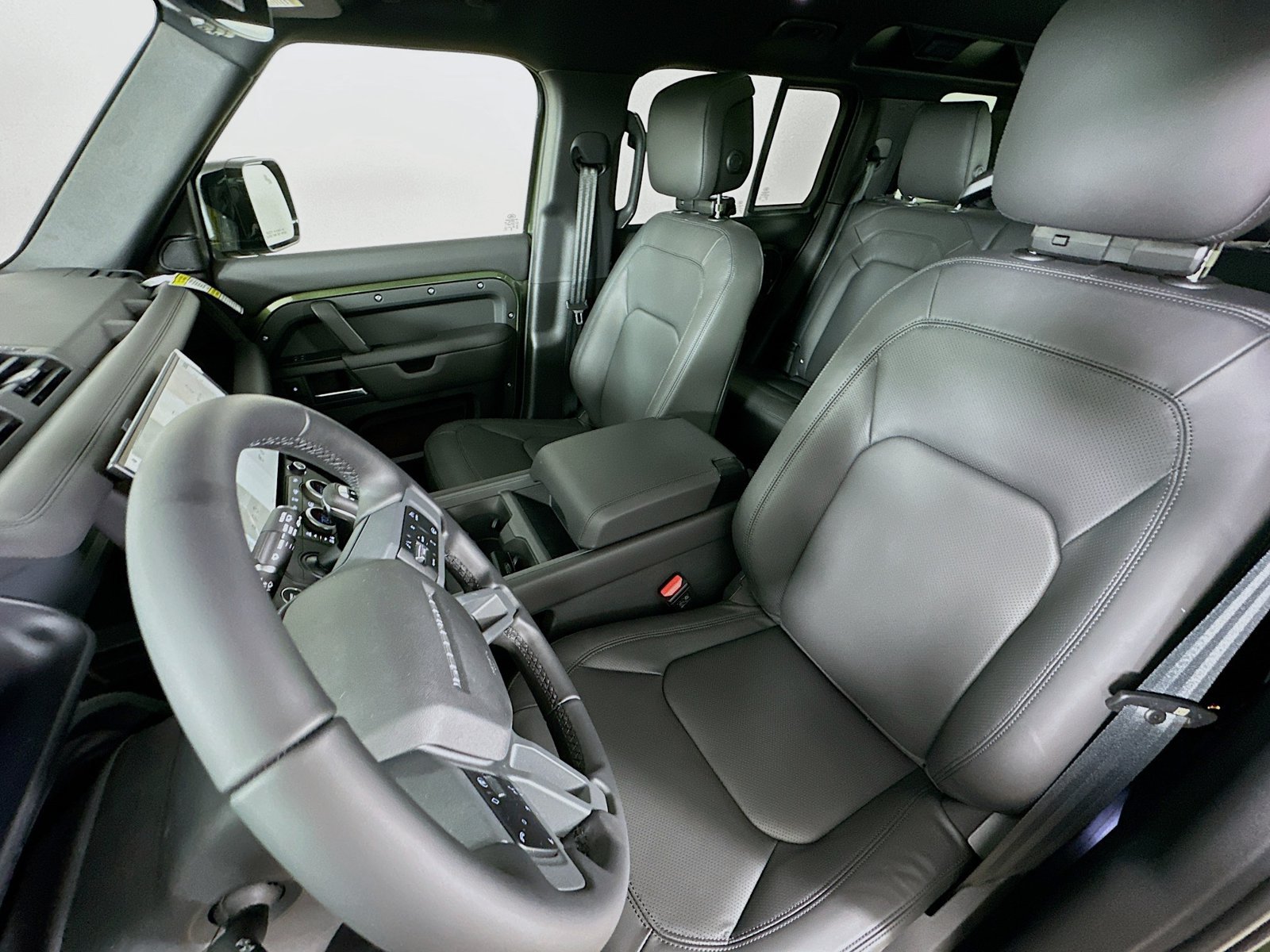 New 2026 Land Rover Defender 110 X-Dynamic SE AWD/4WD image 35