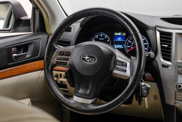 Used 2014 Subaru Outback 2.5i Limited AWD/4WD image 23