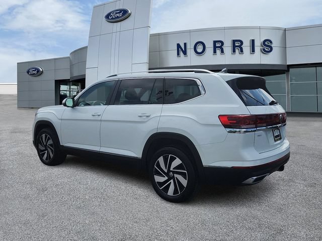 Used 2025 Volkswagen Atlas SEL AWD/4WD image 3