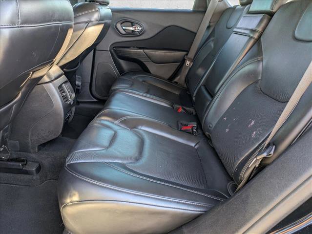 Used 2019 Jeep Cherokee Limited image 18