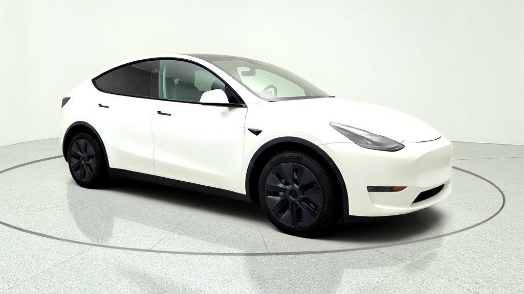 Used 2025 Tesla Model Y Long Range AWD/4WD image 3