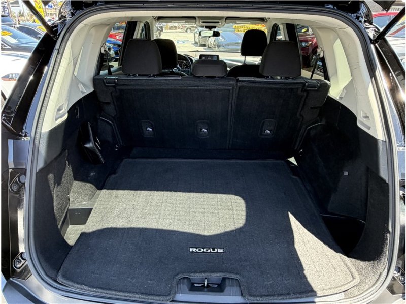 Used 2021 Nissan Rogue S FWD image 19